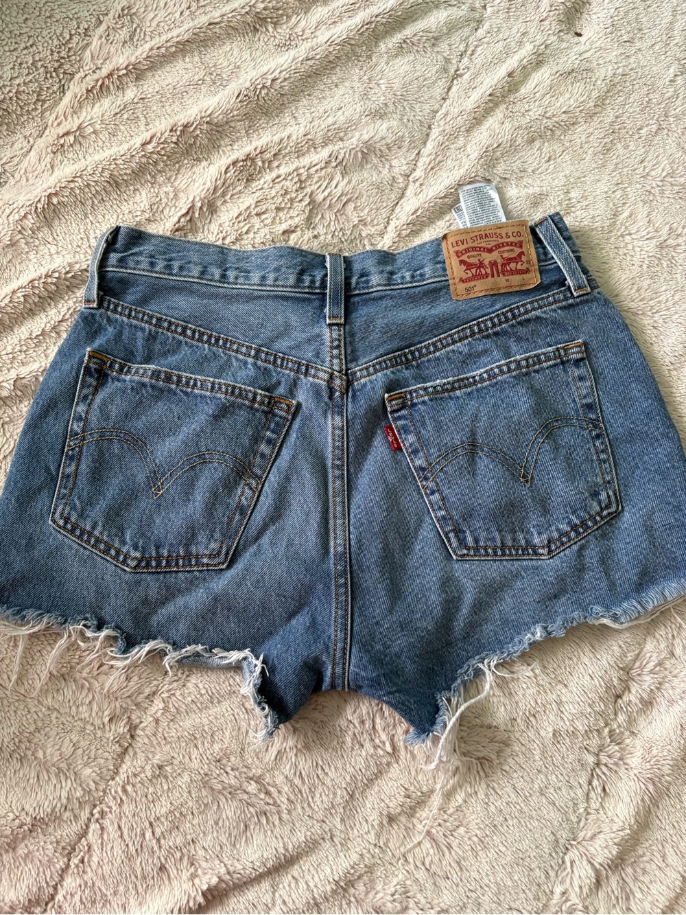 Levi‘s 501 cut off denim shorts
